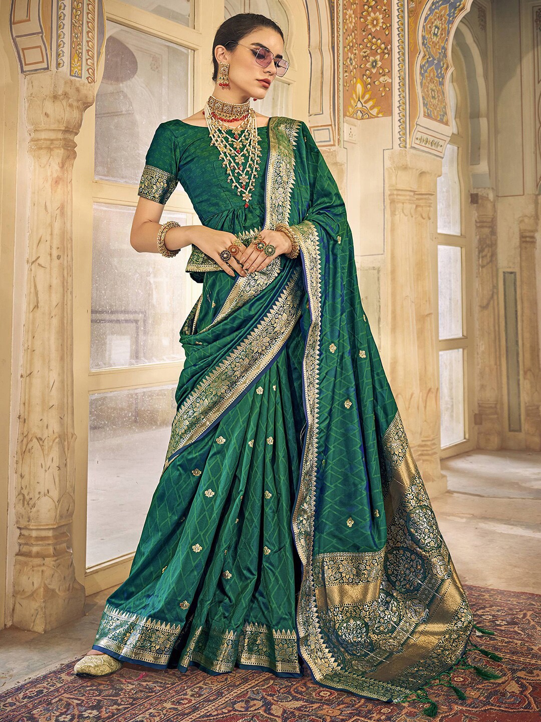 

Satrani Woven Design Zari Art Silk Saree, Green