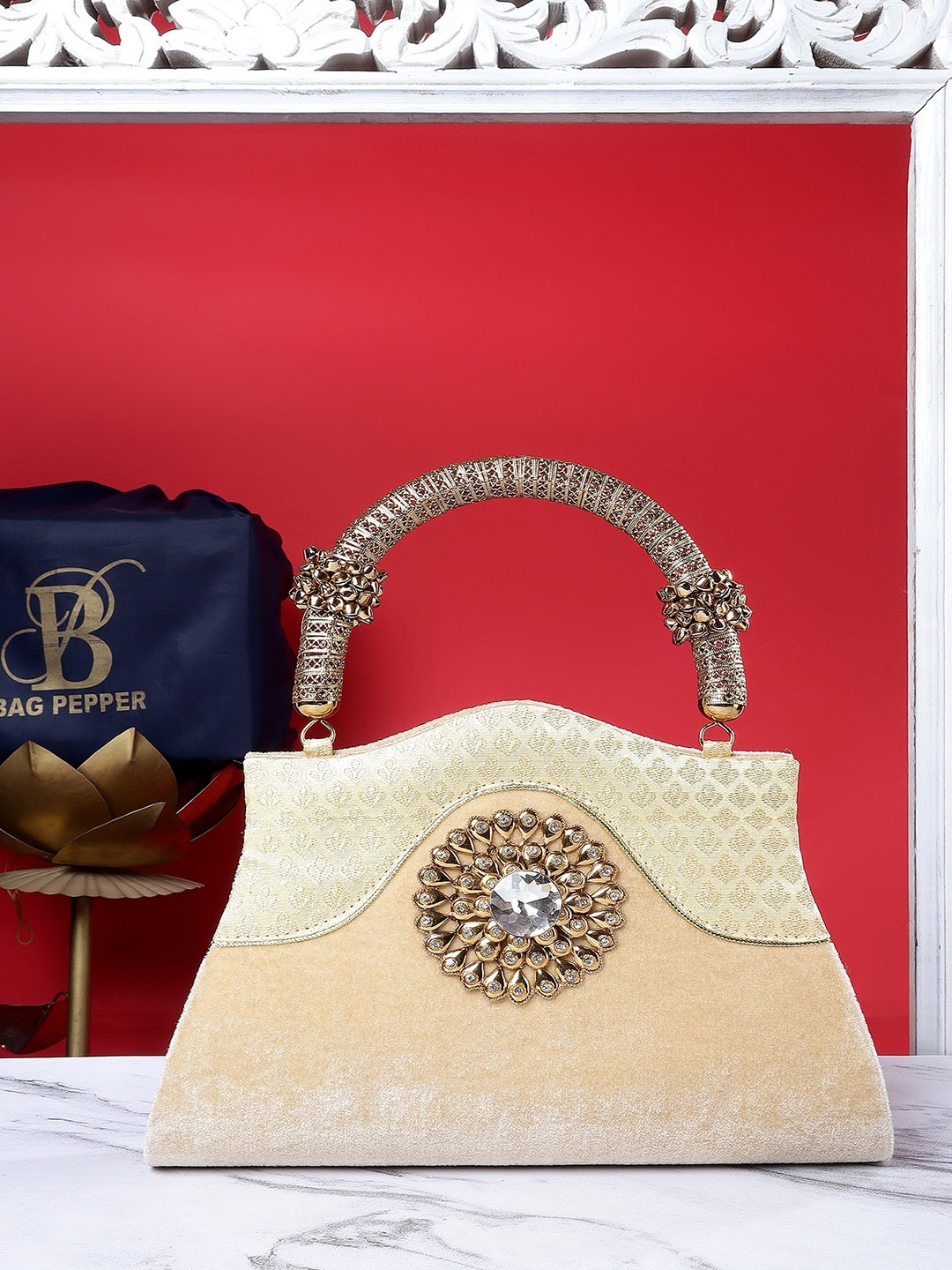 

Bag Pepper Embellished Structured Handheld Bag, Cream