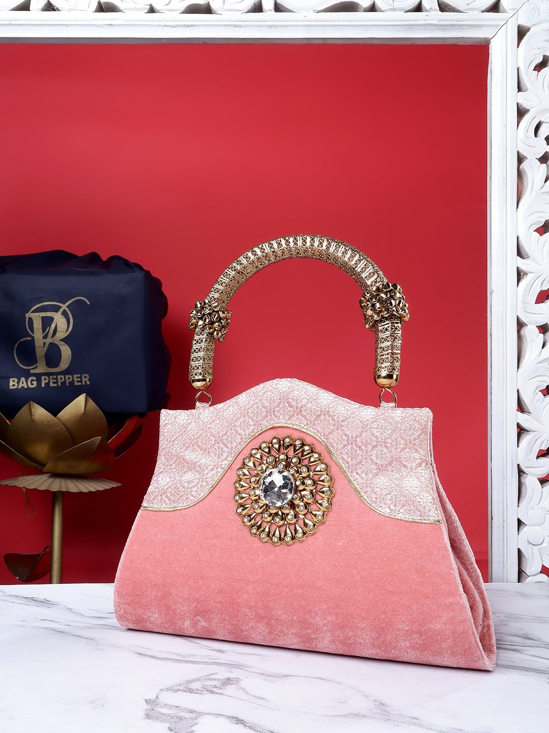 

Bag Pepper Embellished Structured Handheld Bag, Peach