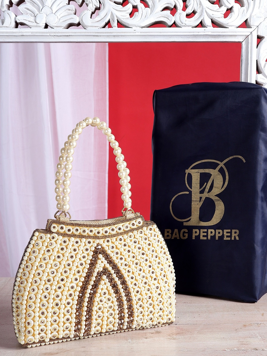

Bag Pepper Embellished Structured Handheld Bag, White