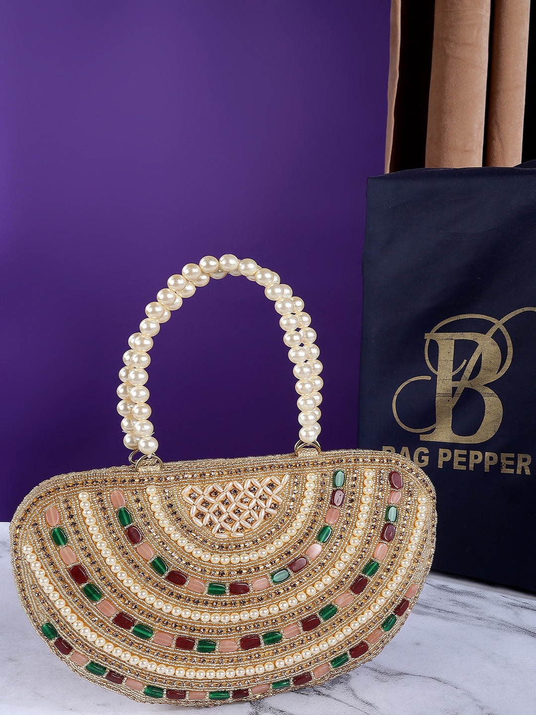 

Bag Pepper Embellished Structured Handheld Bag, Gold