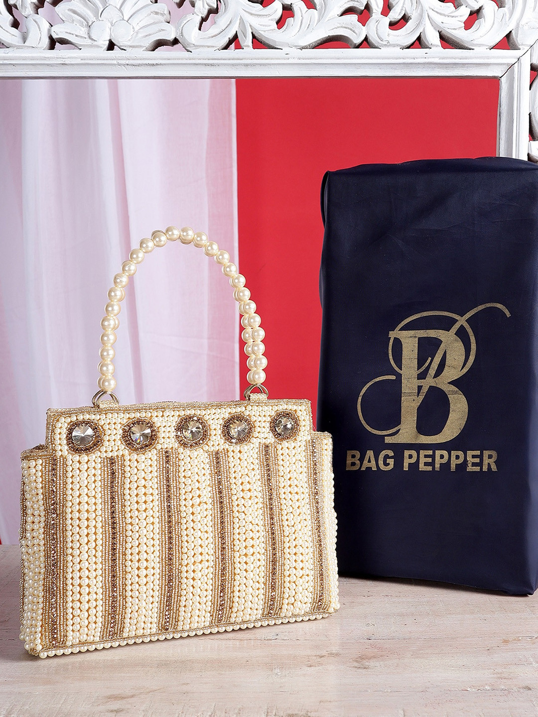 

Bag Pepper Pearls Embellished Handheld Bag, Gold
