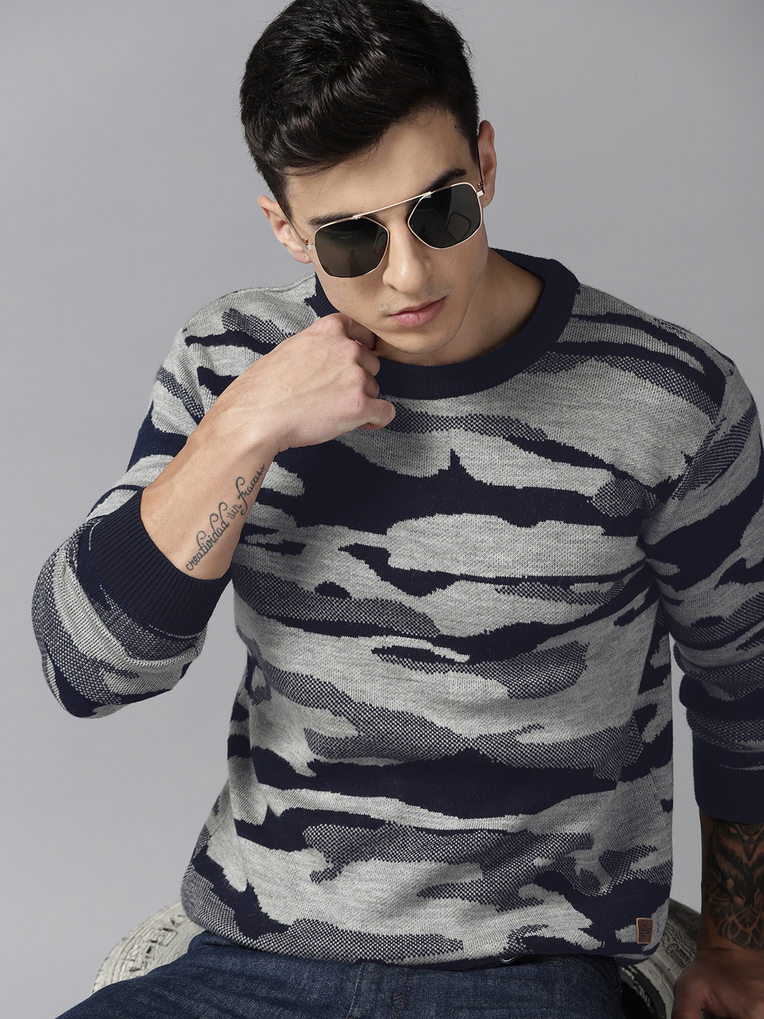 

Roadster Men Abstract Self Design Acrylic Pullover, Grey