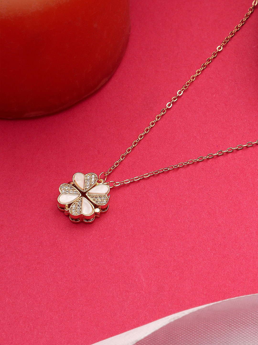 

Mali Fionna Gold-Plated Magnetic Floral Necklace