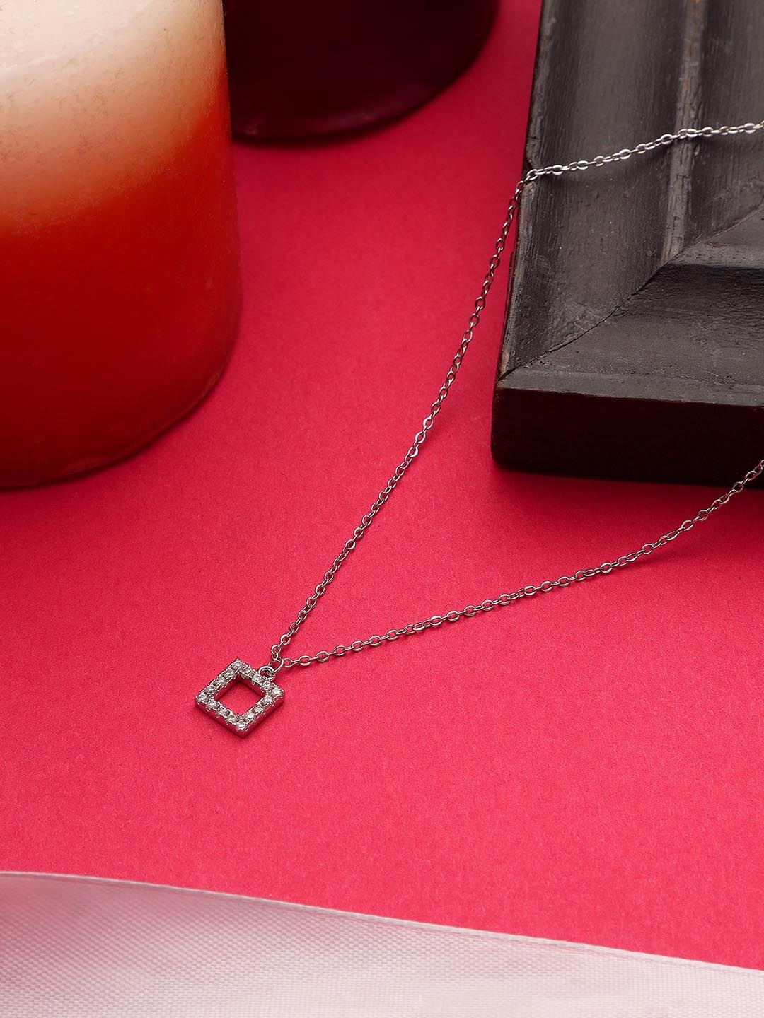 

Mali Fionna Silver-Plated Stone Studded Minimal Necklace