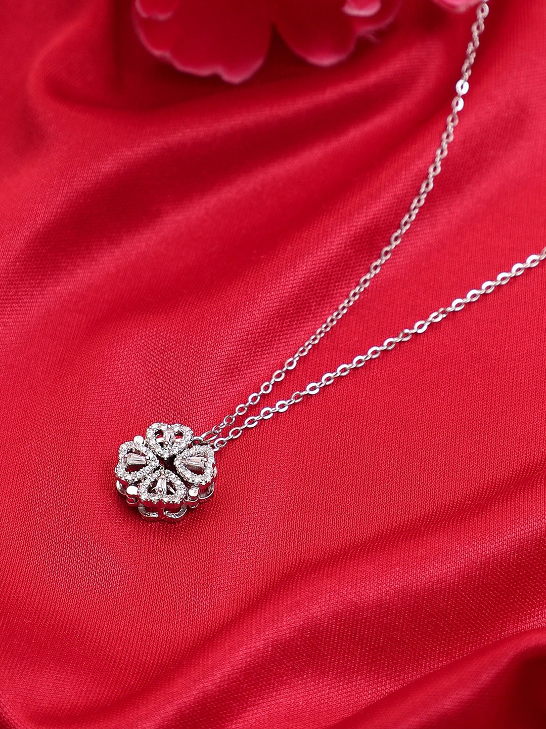 

Mali Fionna Silver-Plated Magnetic Floral Necklace