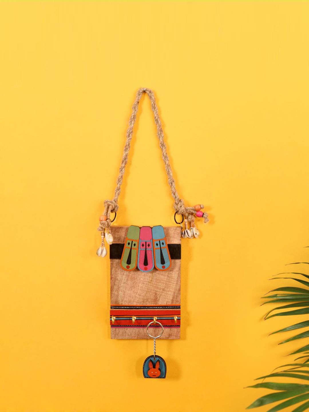 

AAKRITI ART CREATIONS Brown TIKI Face Key Hanger