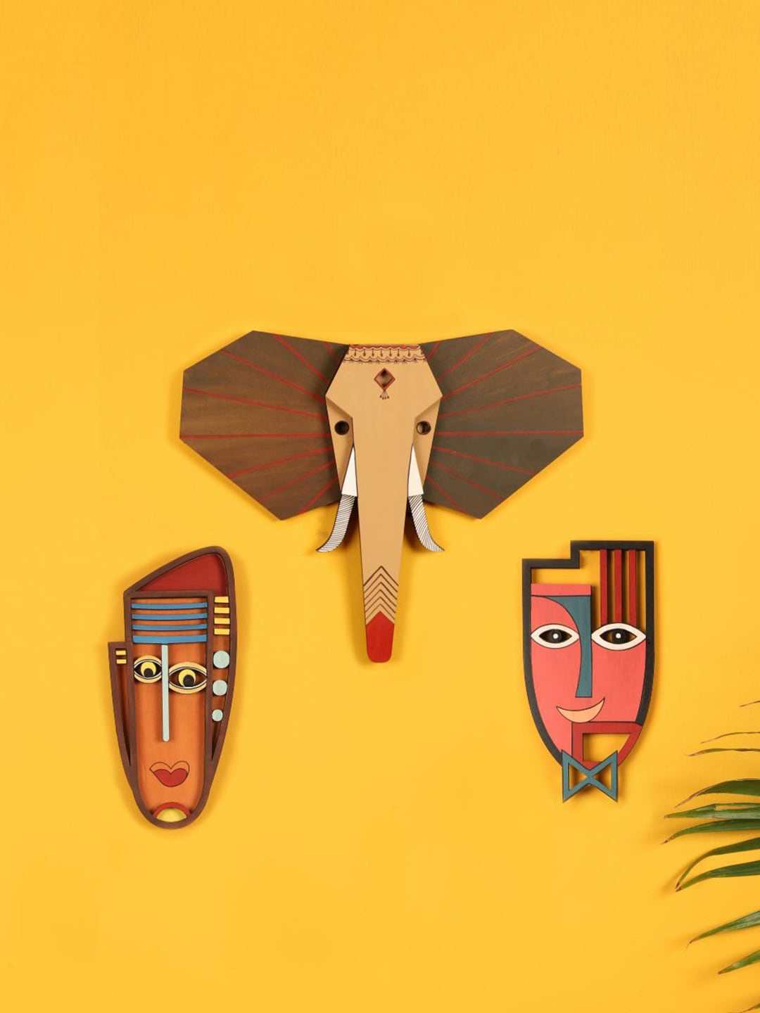 

AAKRITI ART CREATIONS Brown 3-Pieces Jungle King Wall Decor Mask
