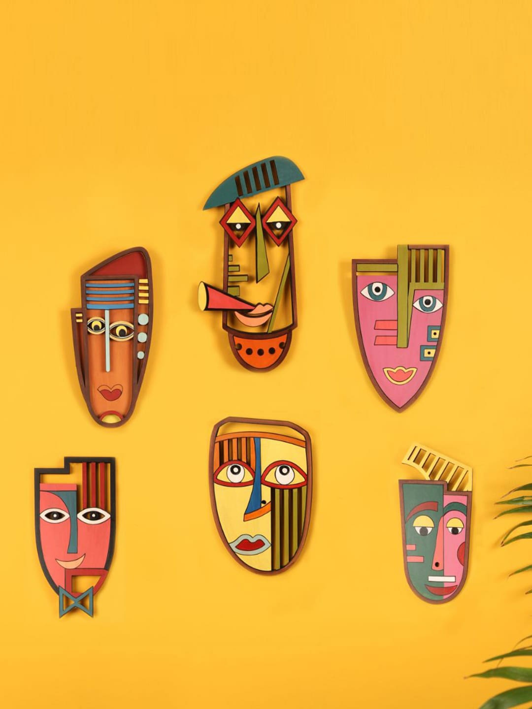 

AAKRITI ART CREATIONS Brown & Pink 6-Pieces Party Time Wall Decor Mask