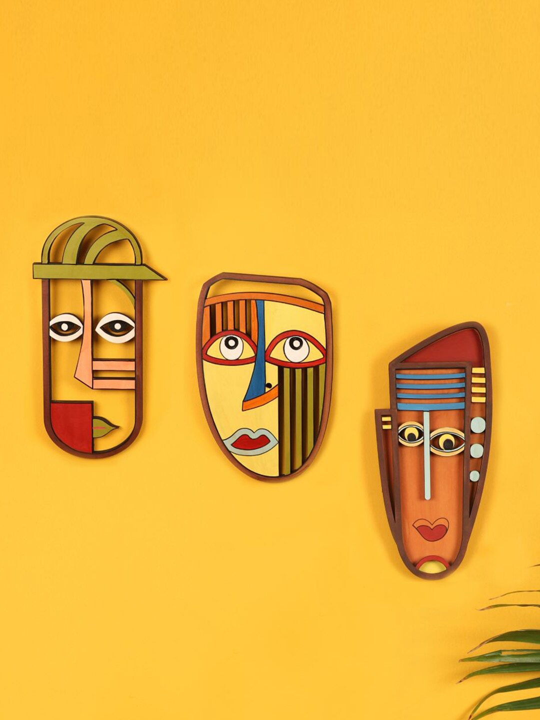 

AAKRITI ART CREATIONS Brown & Yellow 3-Pieces Sahib Bibi Ghulam Wall Decor Mask