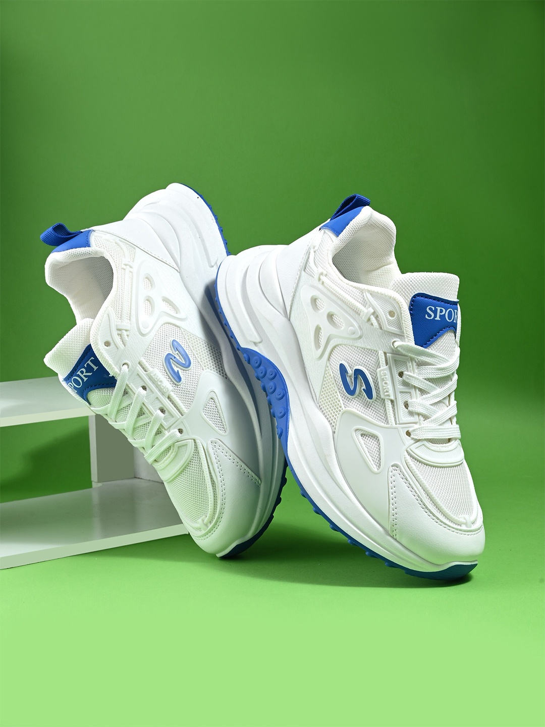 

The Roadster Lifestyle Co. Women White & Blue Lace-Up Walking Shoes