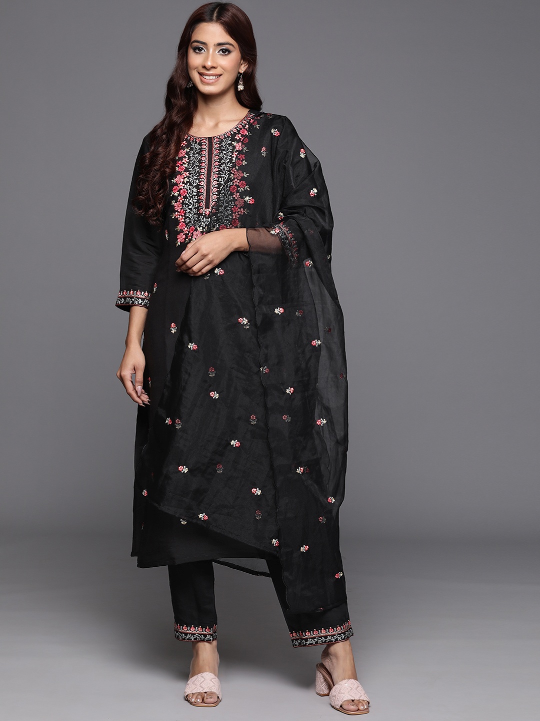 

Indo Era Women Floral Embroidered Regular Thread Work Kurta with Trousers & With Dupatta, Black