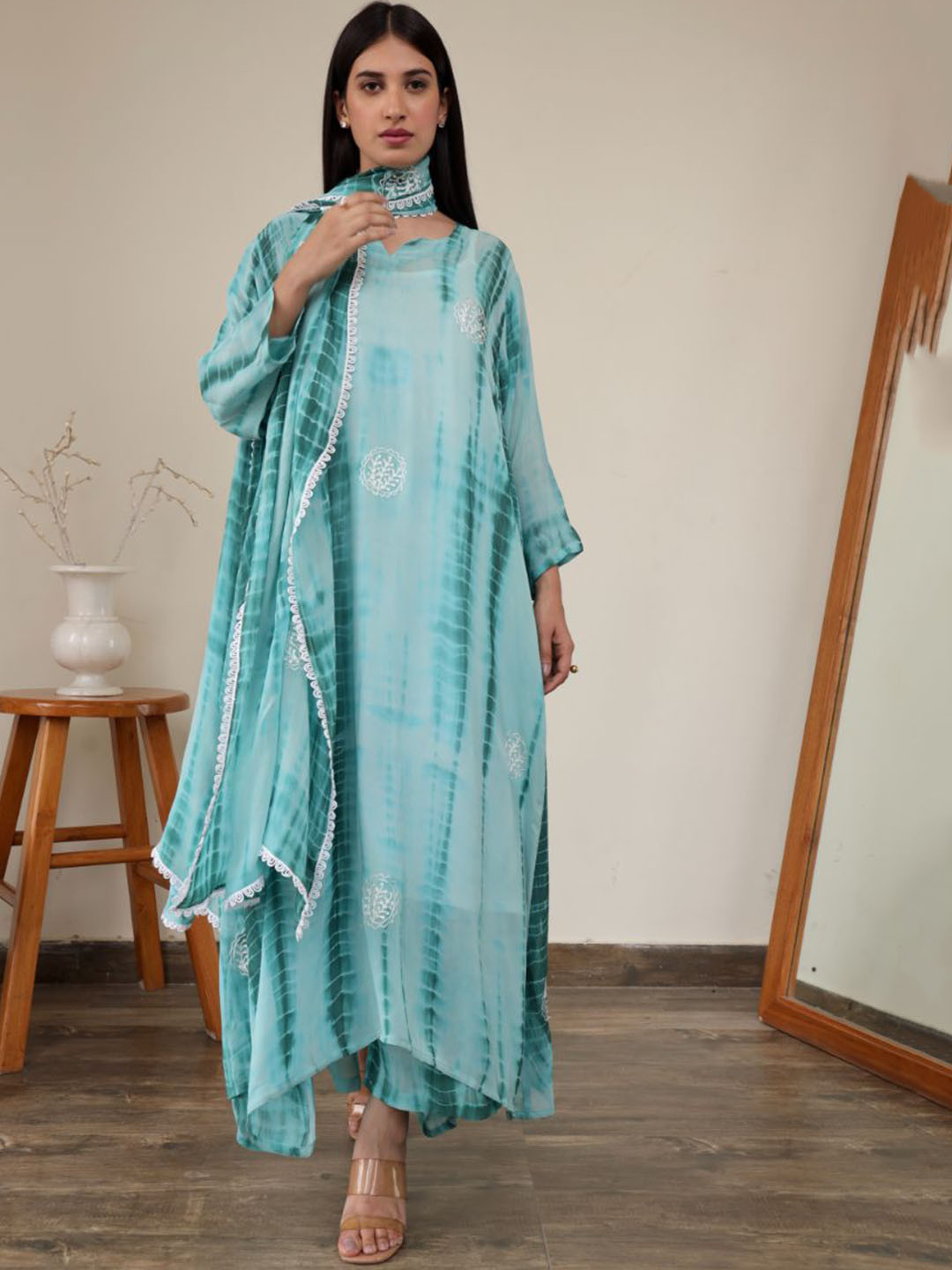 

ASRUMO Dyed Georgette Kurta With Trousers & Dupatta, Green