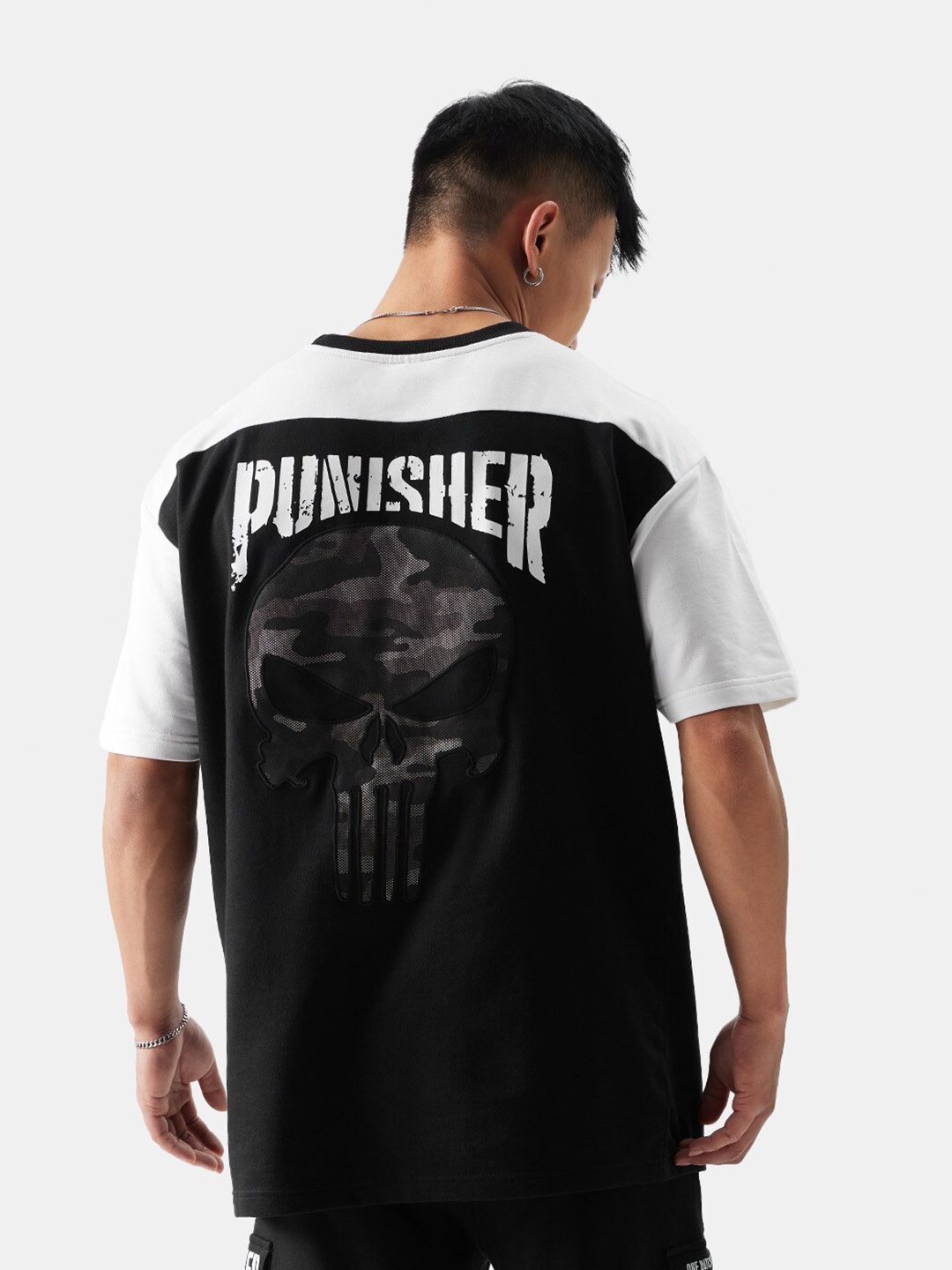 

The Souled Store Marvel The Punisher Drop-Shoulder Sleeves Oversized Fit Cotton T-Shirt, White