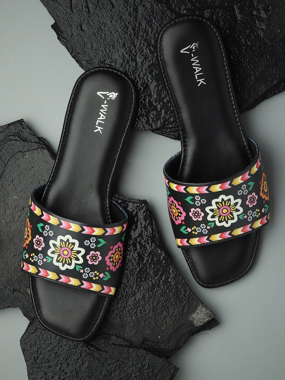 

V-WALK Printed Ethnic Open Toe Flats, Black