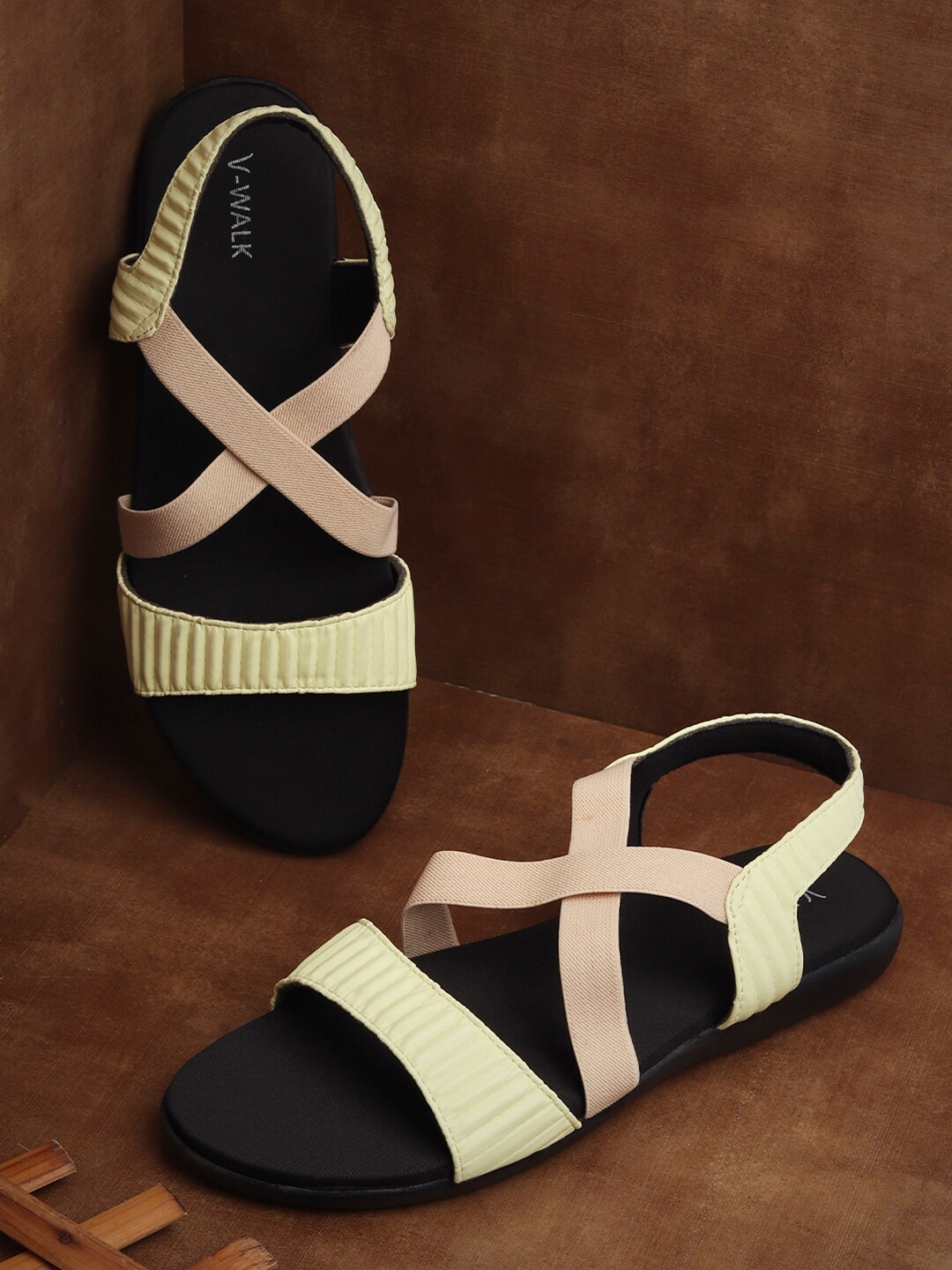 

V-WALK Leather Open Toe Flats With Backstrap, Green