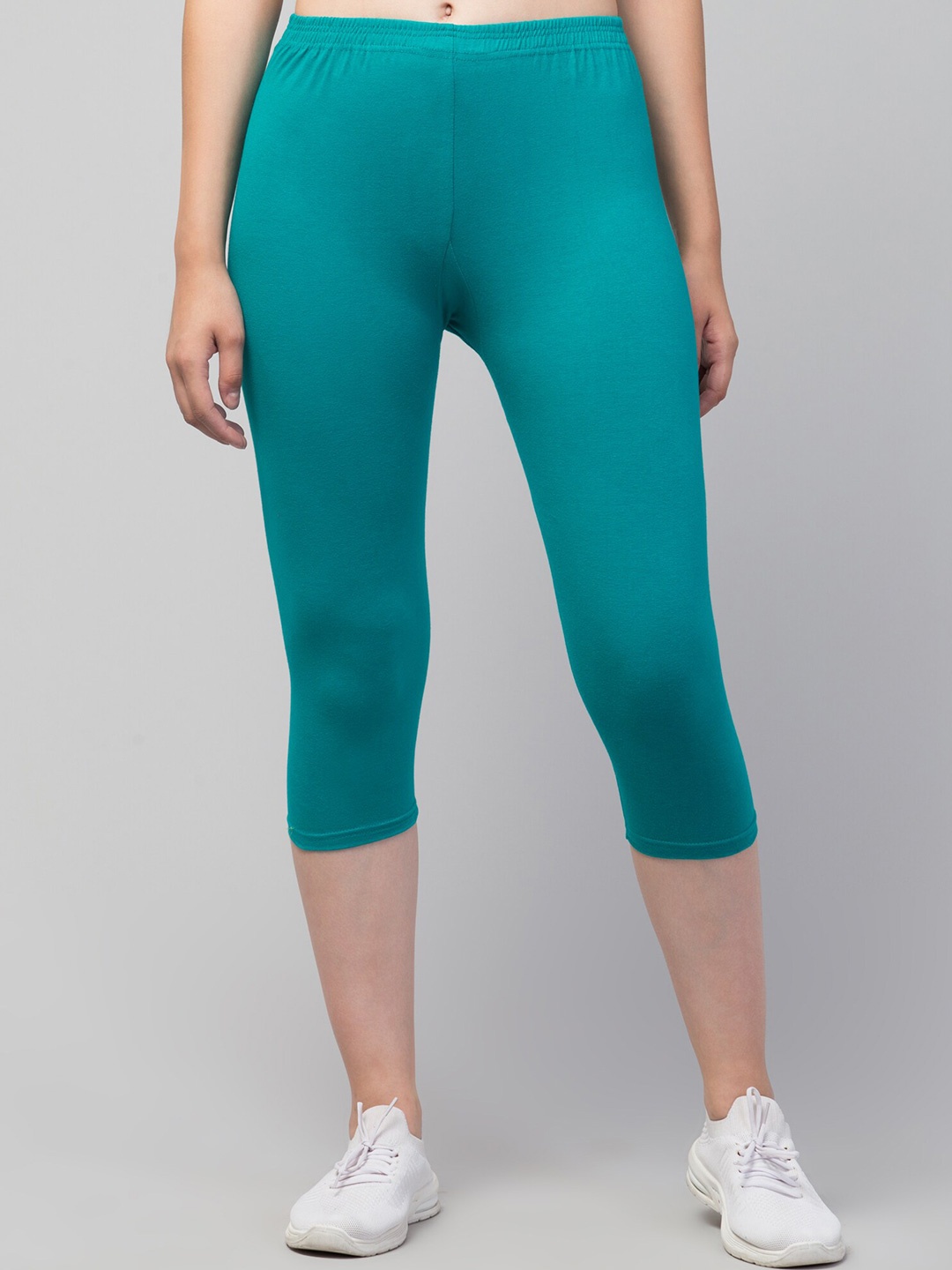 

Apraa & Parma Women Mid-Rise Skinny Fit Capris, Turquoise blue