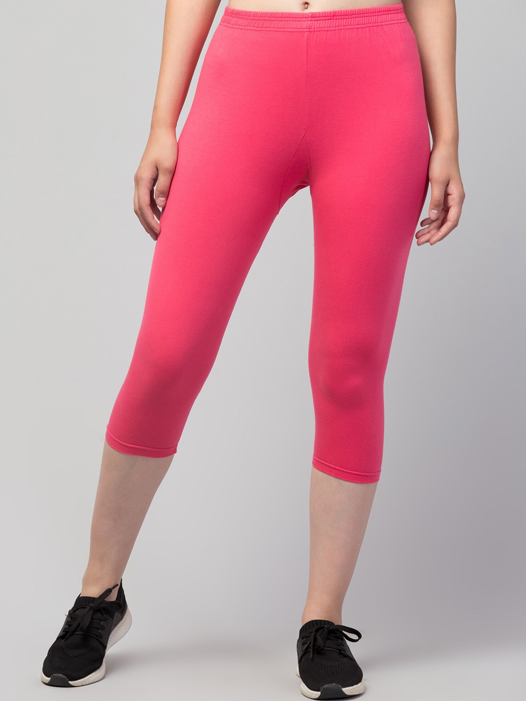 

Apraa & Parma Women Skinny Fit Cotton Capris, Pink