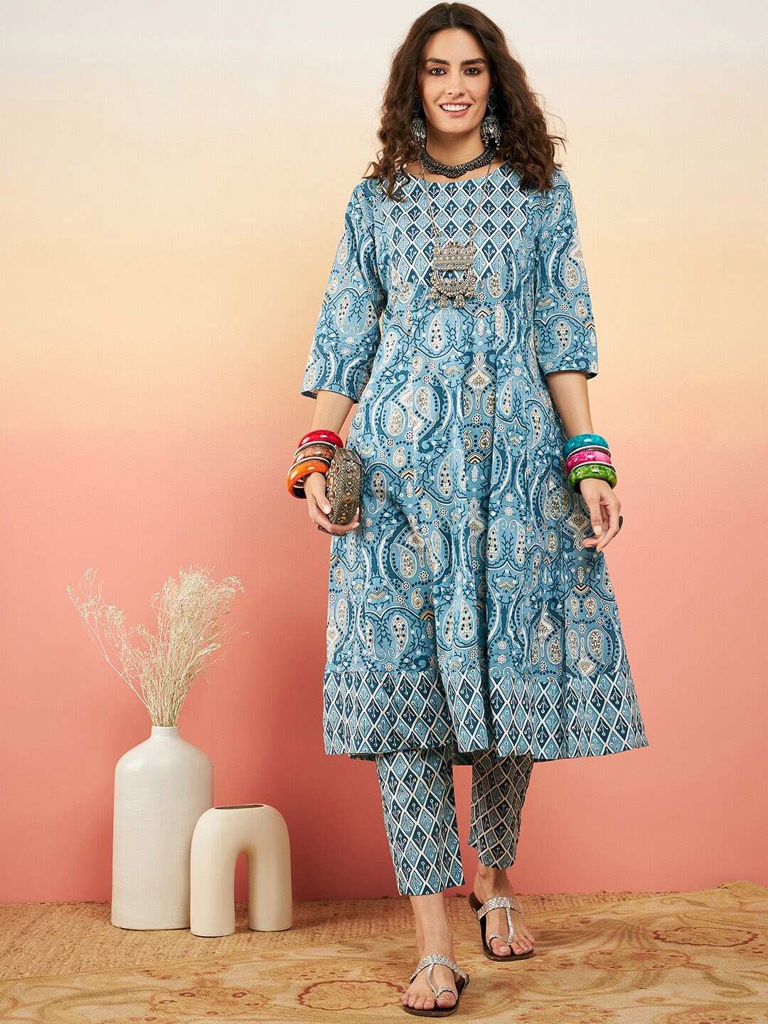 

Sangria Paisley Printed Pure Cotton Kurta With Trousers, Blue