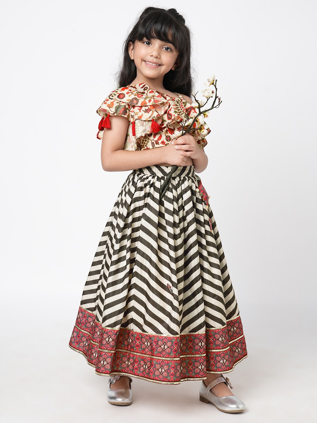 

LIL DRAMA Girls Printed Ready to Wear Lehenga & Choli, Black