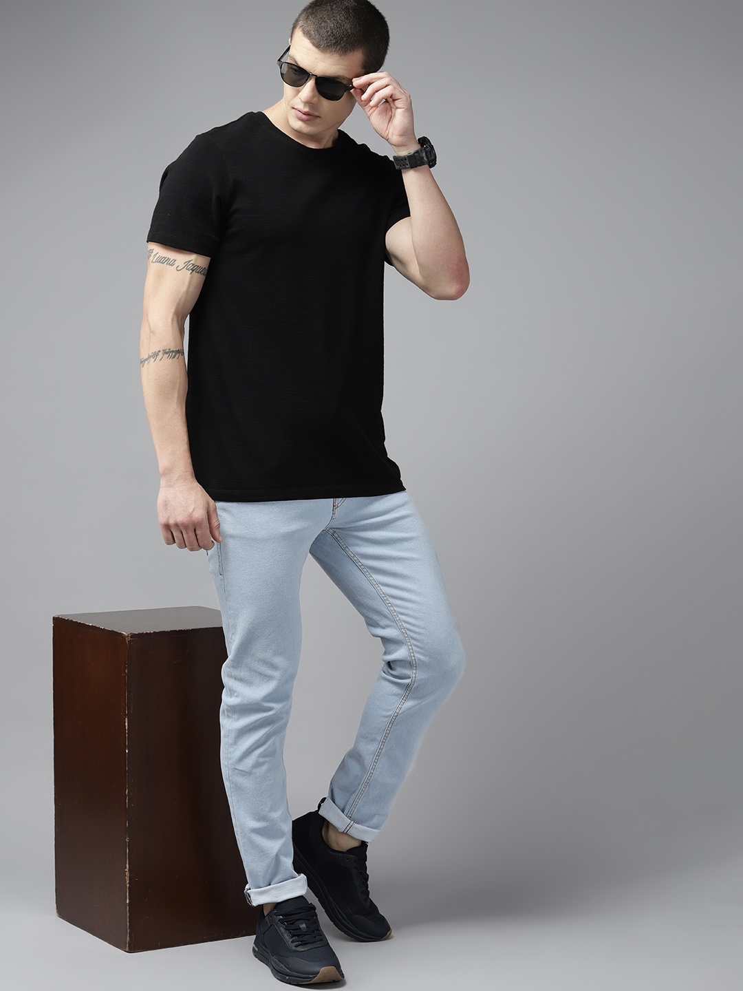 

The Roadster Lifestyle Co. Men Slim Fit Mid-Rise Clean Look Stretchable Jeans, Blue