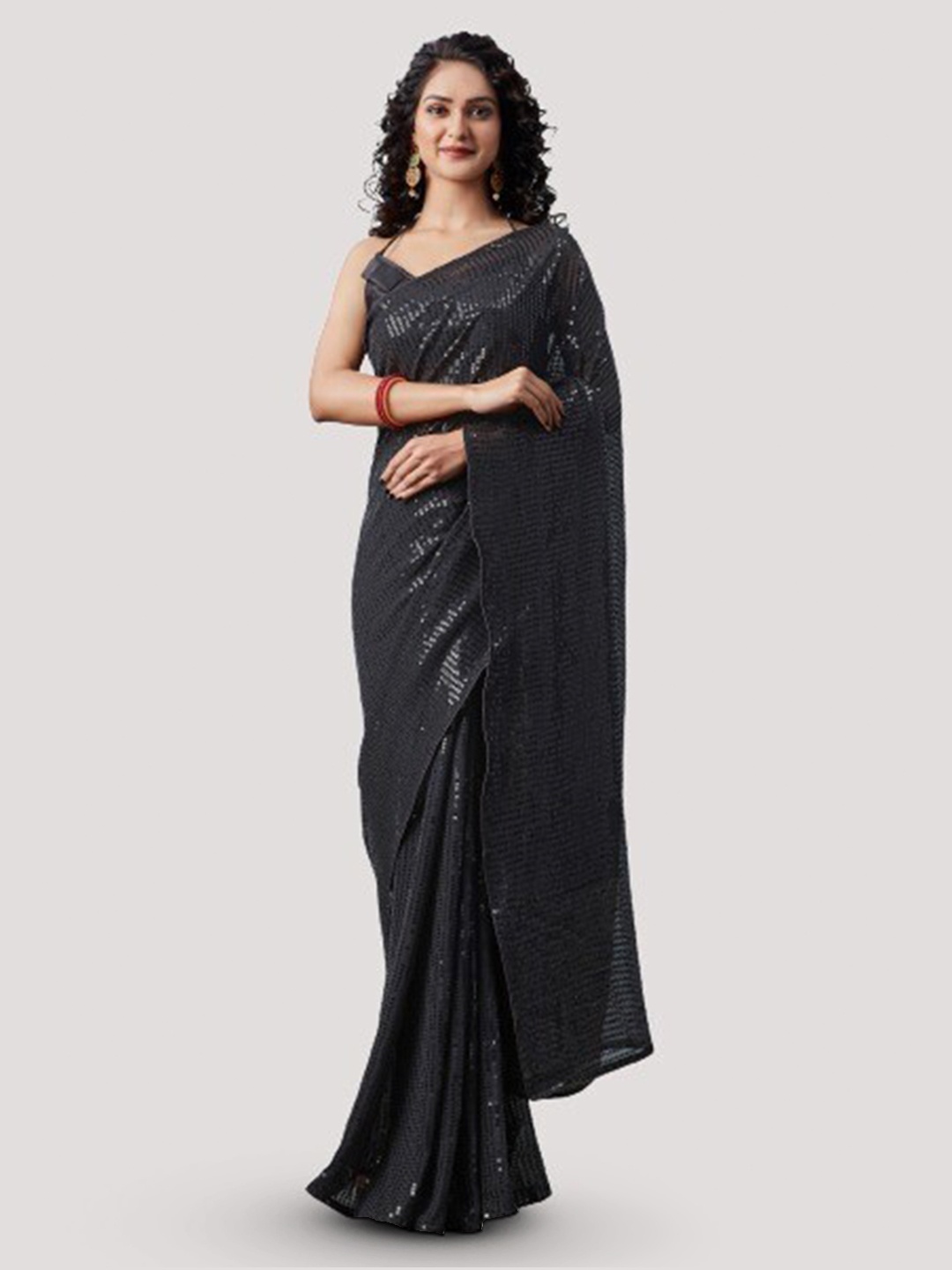 

DIVASTRI Embellished Sequinned Saree, Black