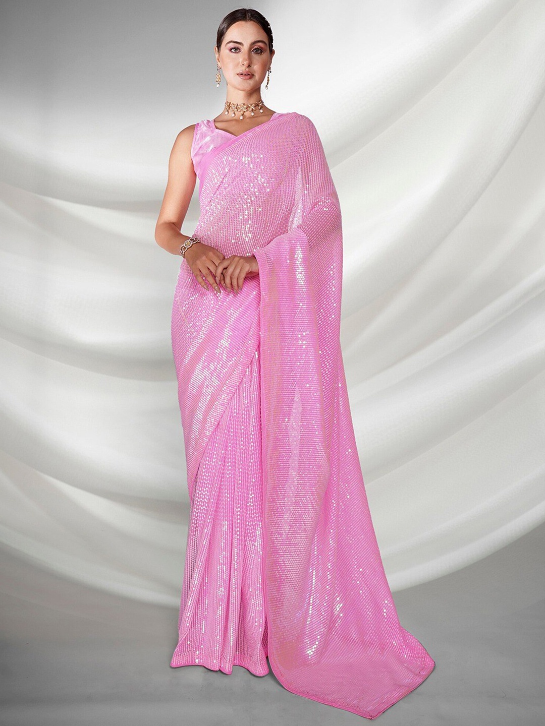 

DIVASTRI Embellished Sequinned Saree, Pink