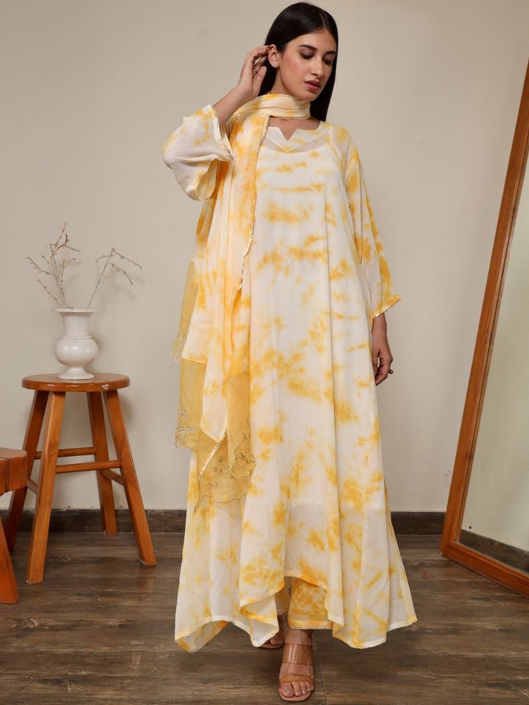 

ASRUMO Abstract Printed Asymmetric A-Line Kurta & Trousers with Dupatta, White