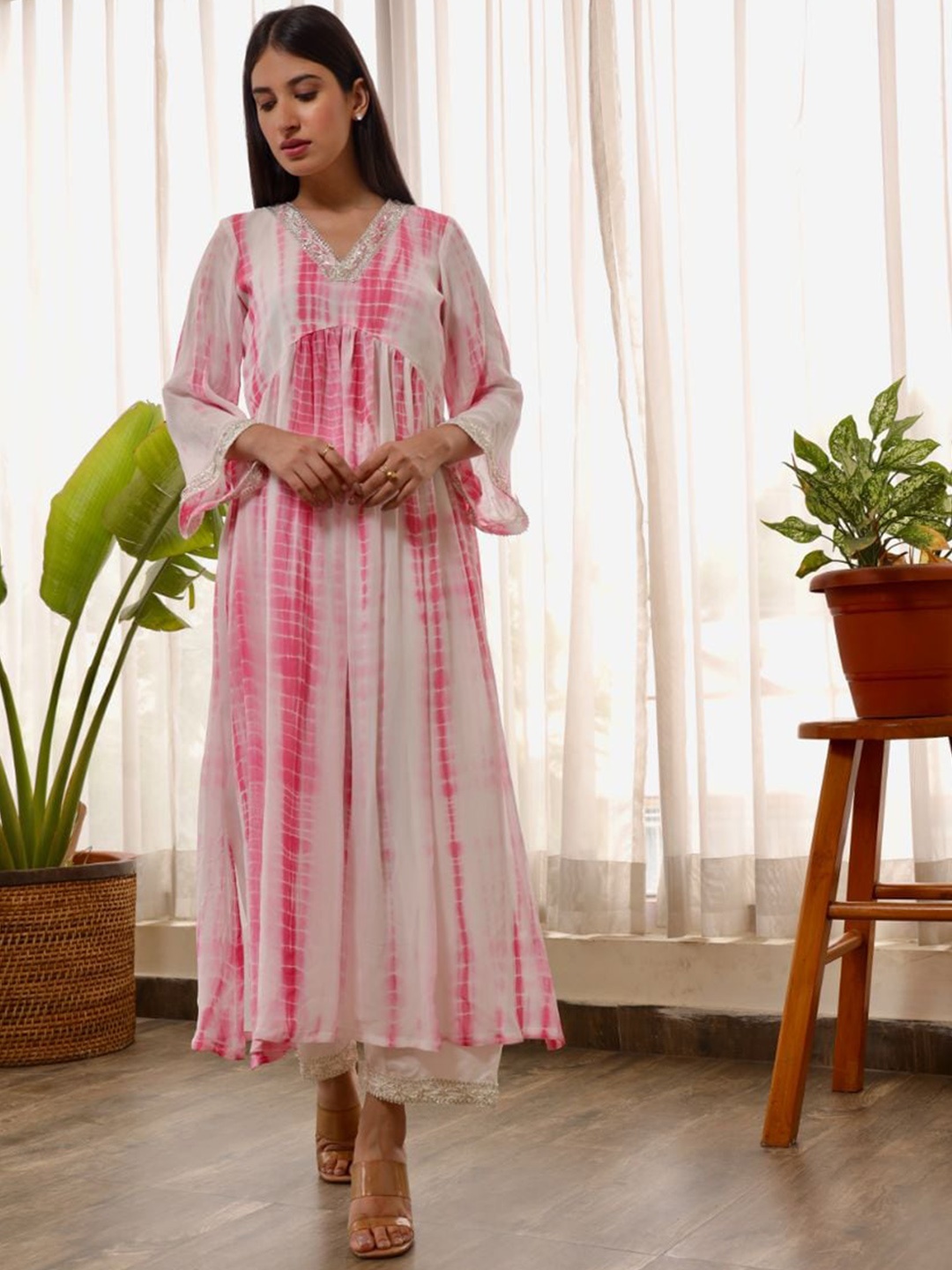 

ASRUMO Abstract Printed Gotta Patti Detailed High Slit A-Line Kurta with Trousers, White