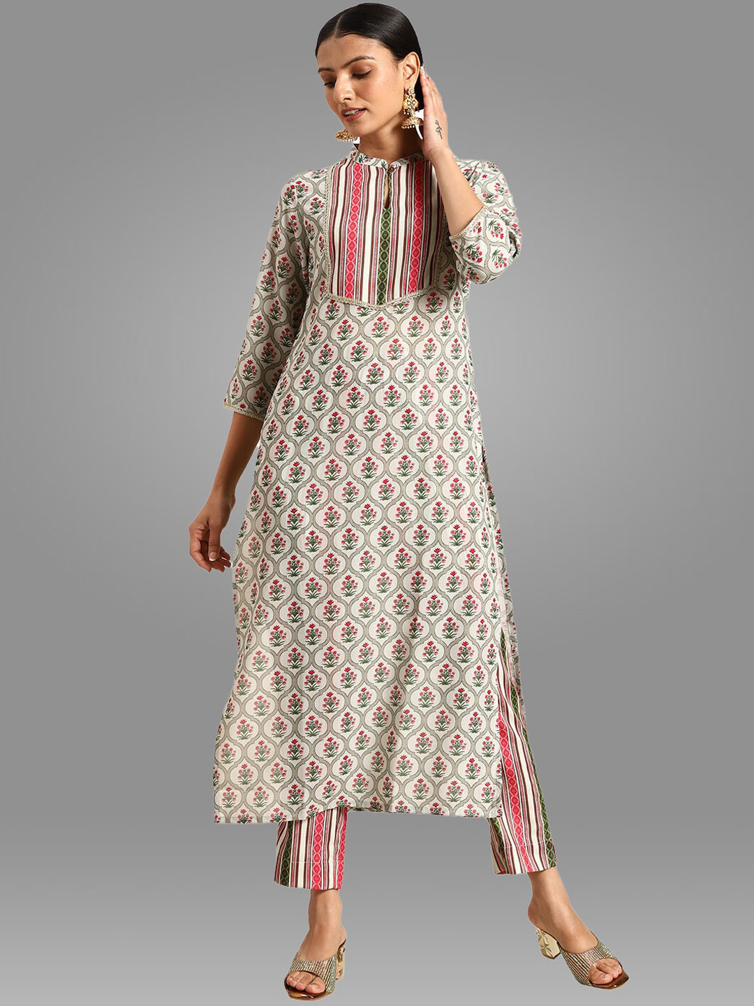 

Janasya Women White Floral Printed Regular Gotta Patti Kurta with Trousers