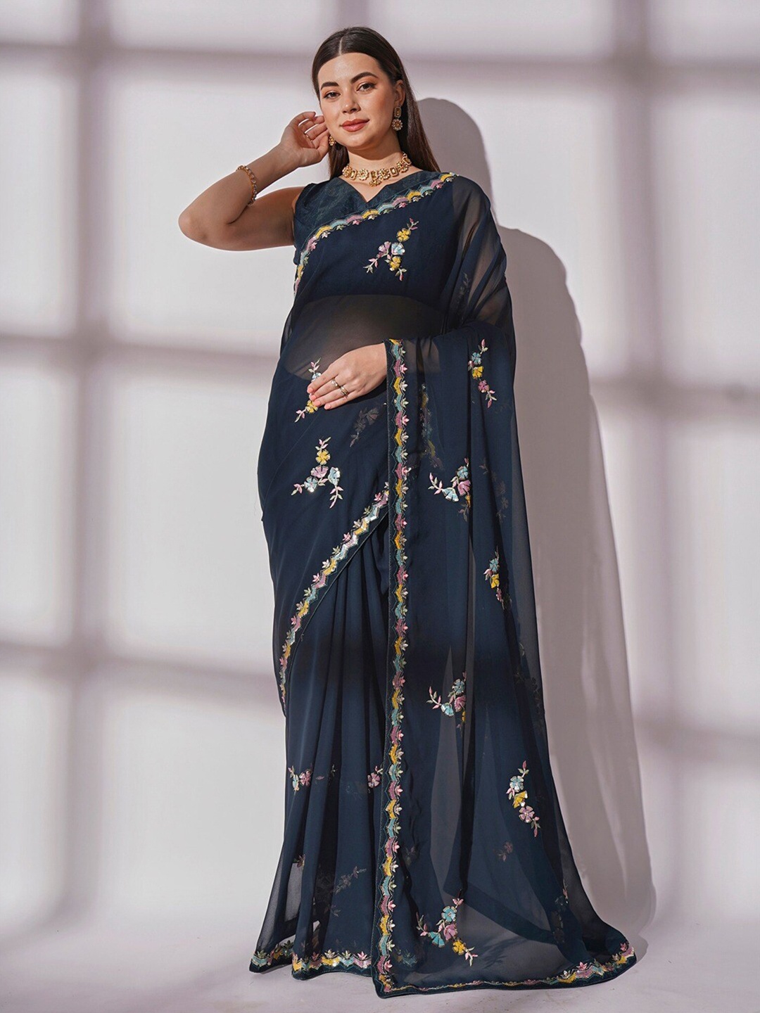 

DIVASTRI Floral Embroidered Saree, Teal