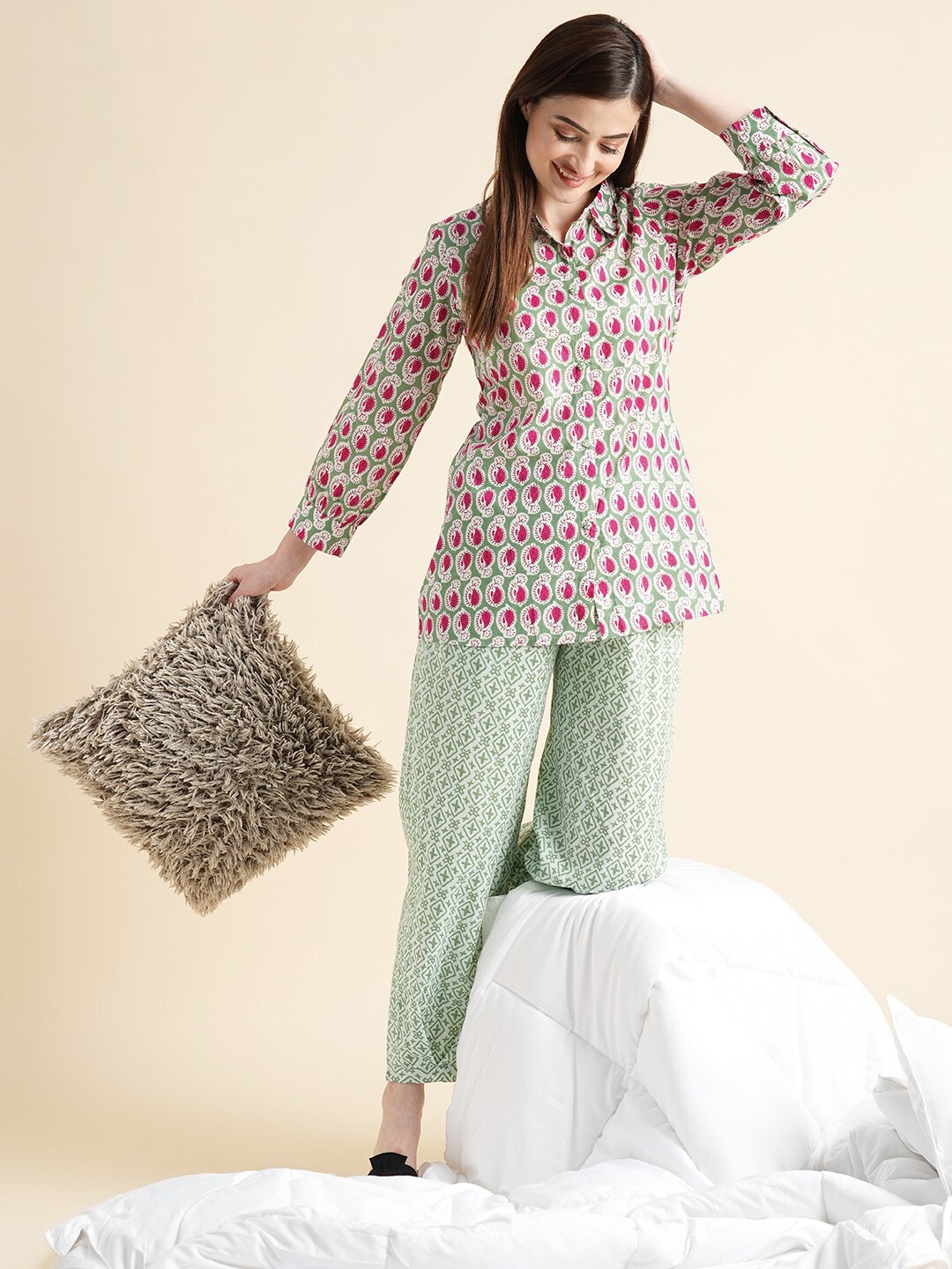 

Sweet Dreams Green & Pink Ethnic Motifs Printed Pure Cotton Night Suits