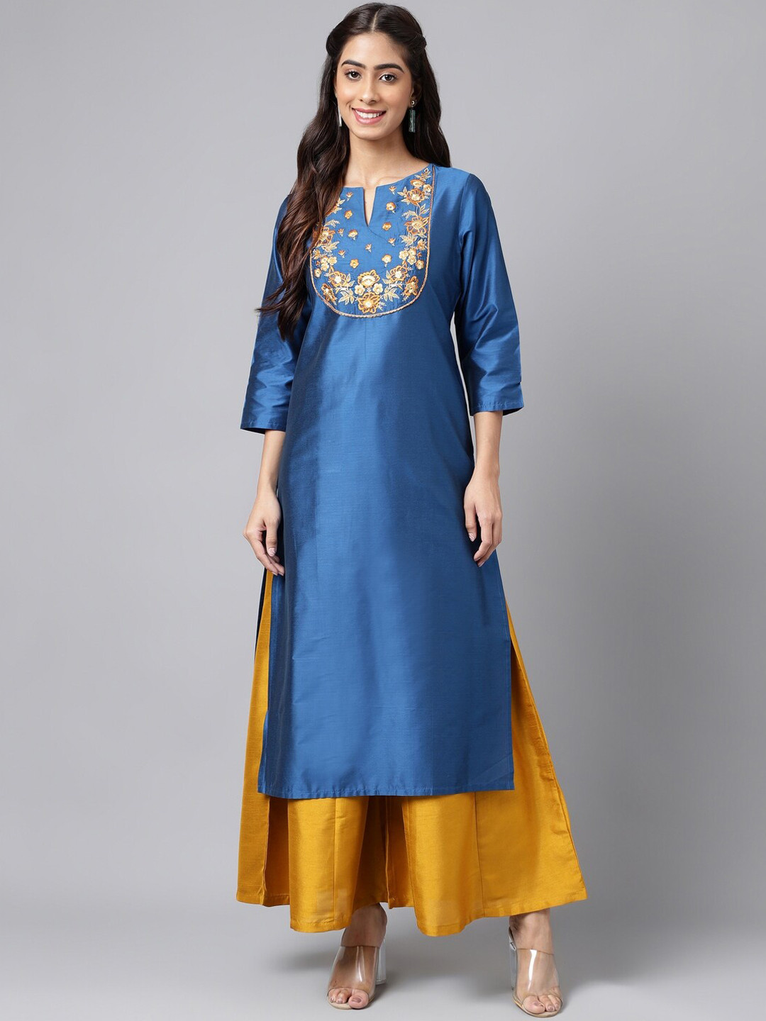 

Janasya Blue Round Neck Thread Work Detail Straight Kurta