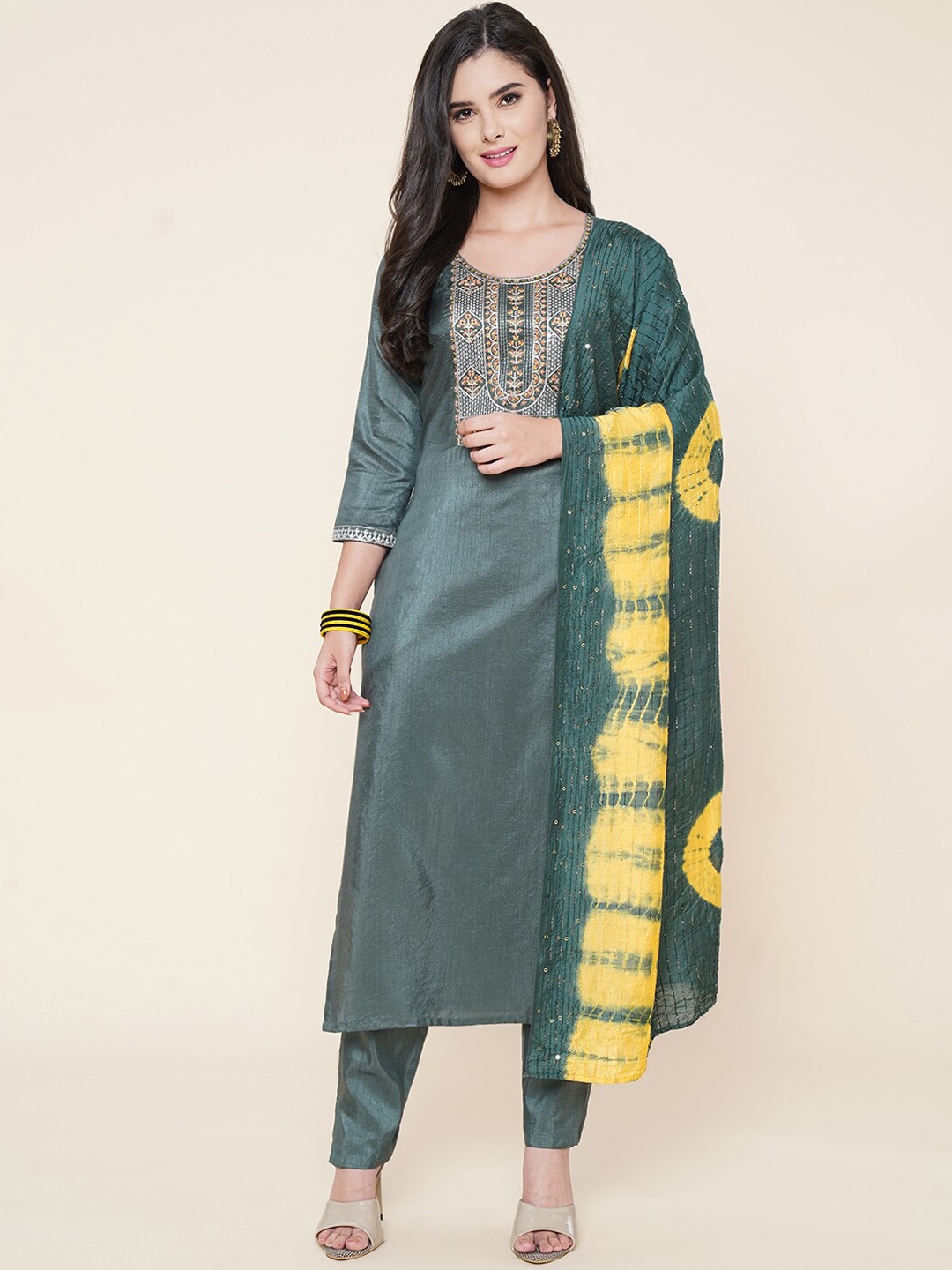 

CLEMIRA Round Neck Ethnic Motifs Embroidered Regular Kurta & Salwar With Dupatta, Grey