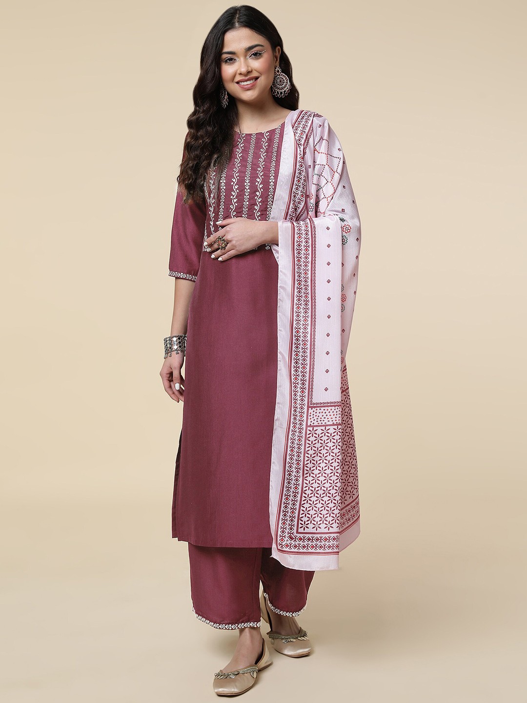 

CLEMIRA Ethnic Motifs Yoke Design Thread Work Kurta Set With Dupatta, Maroon