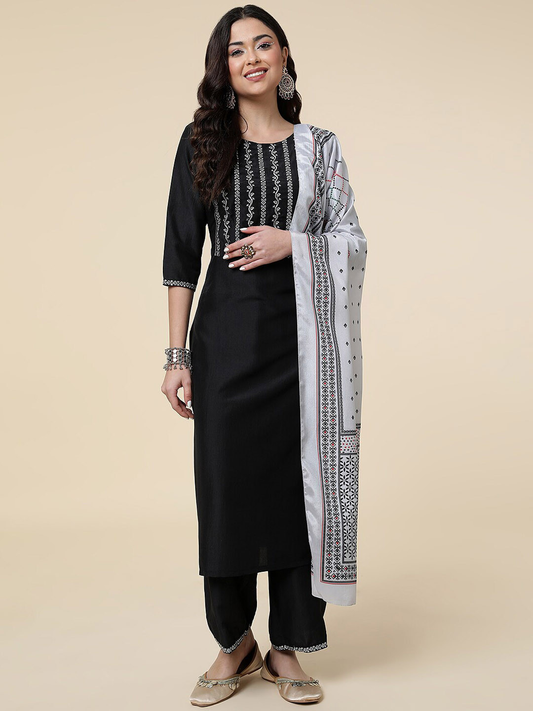 

CLEMIRA Round Neck Thread Work Kurta With Trousers & Dupatta, Black