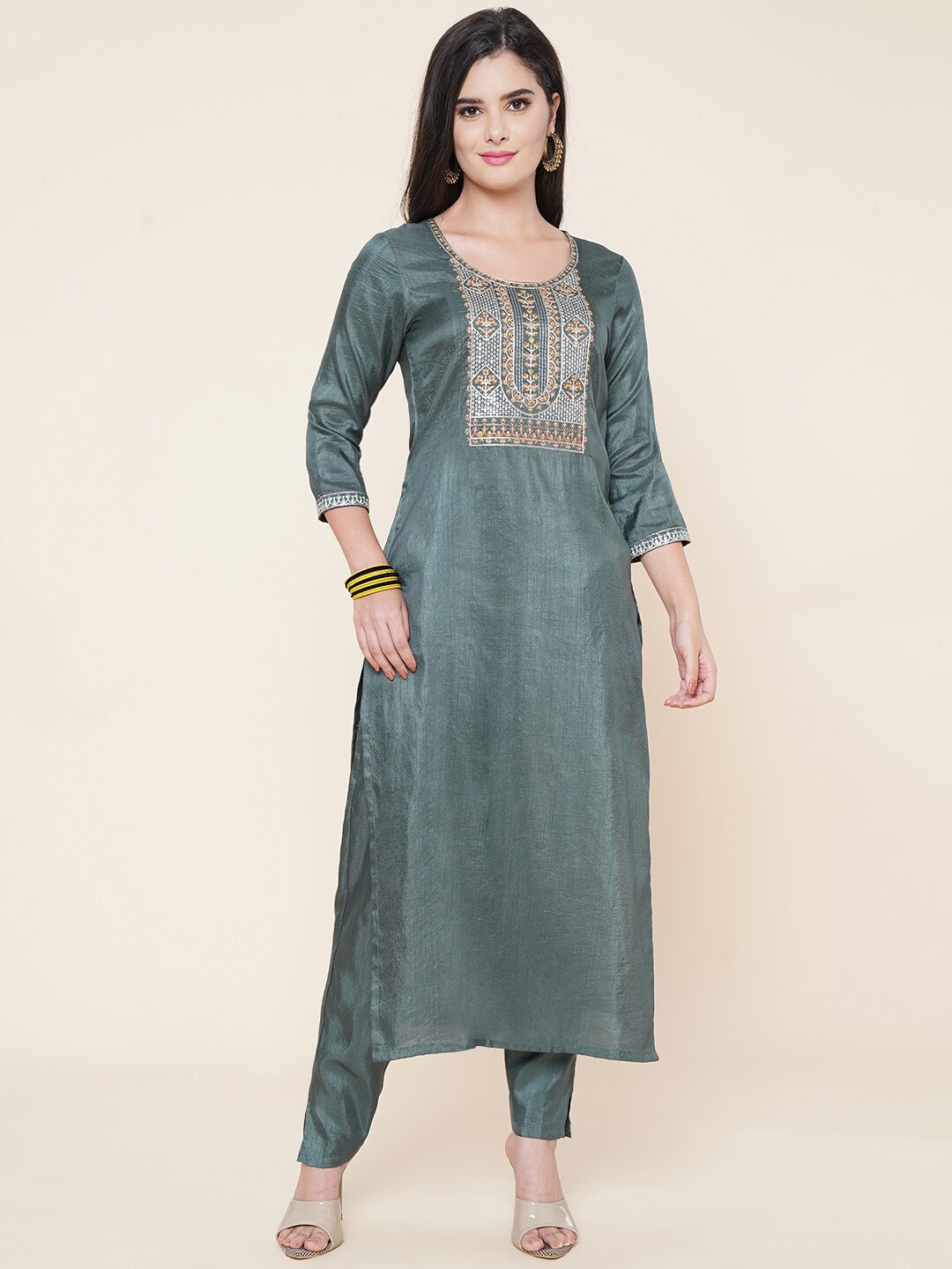 

CLEMIRA Floral Yoke Design Sequinned Kurta With Trousers & Dupatta, Grey