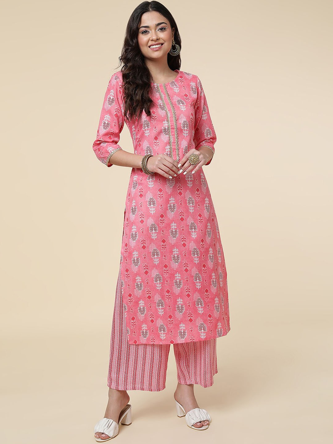 

CLEMIRA Ethnic Motifs Printed Round Neck Straight Kurta & Palazzos, Peach