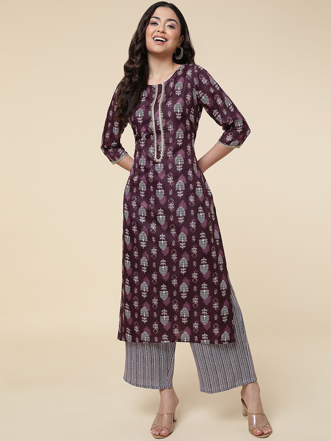 

CLEMIRA Floral Printed Regular Gotta Patti Kurta with Palazzos, Purple