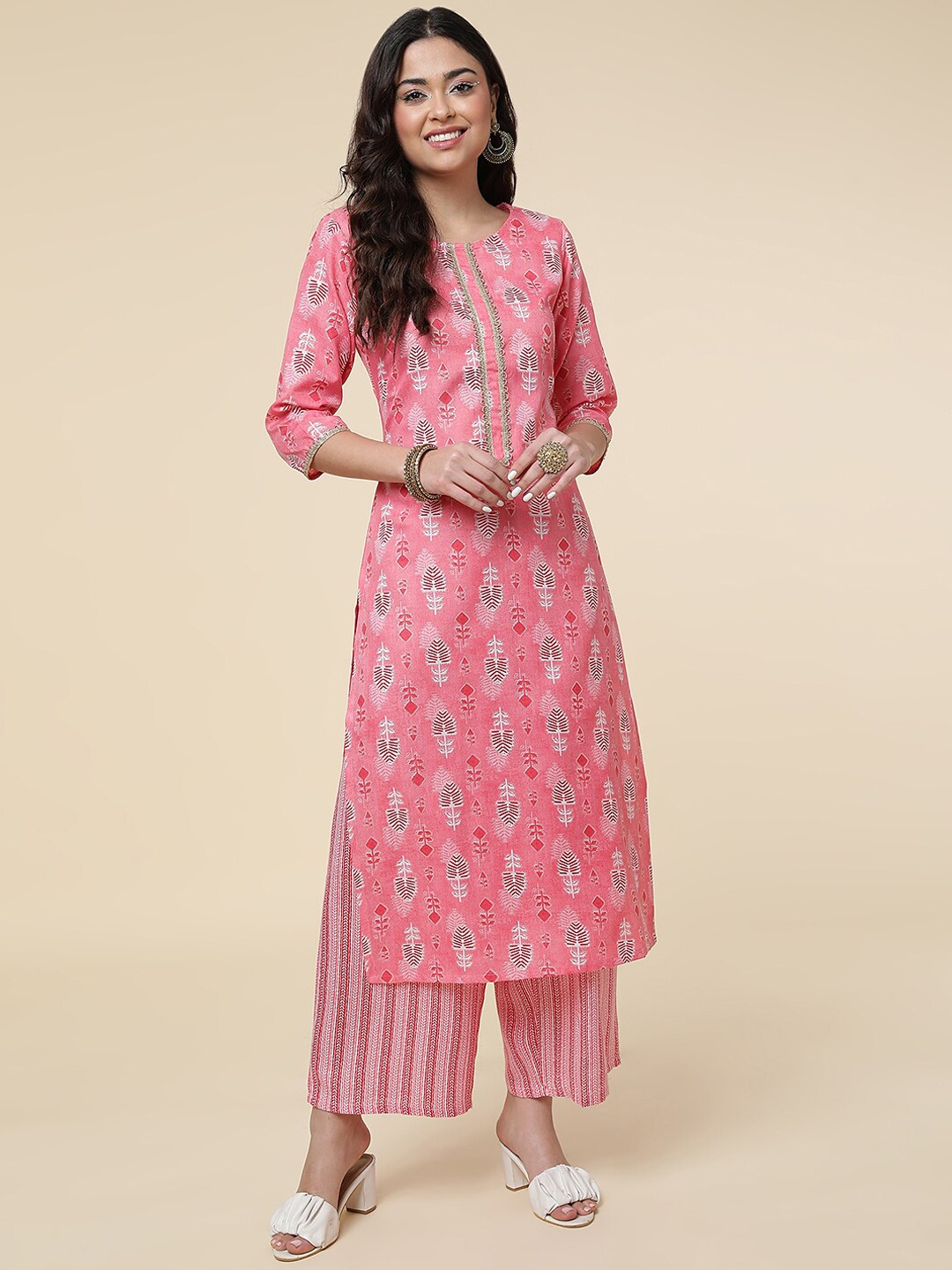 

CLEMIRA Floral Printed Regular Gotta Patti Kurta with Palazzos, Peach