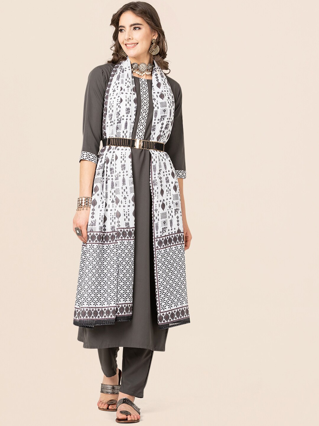 

CLEMIRA Floral Yoke Design Kurta & Trousers With Dupatta, Grey