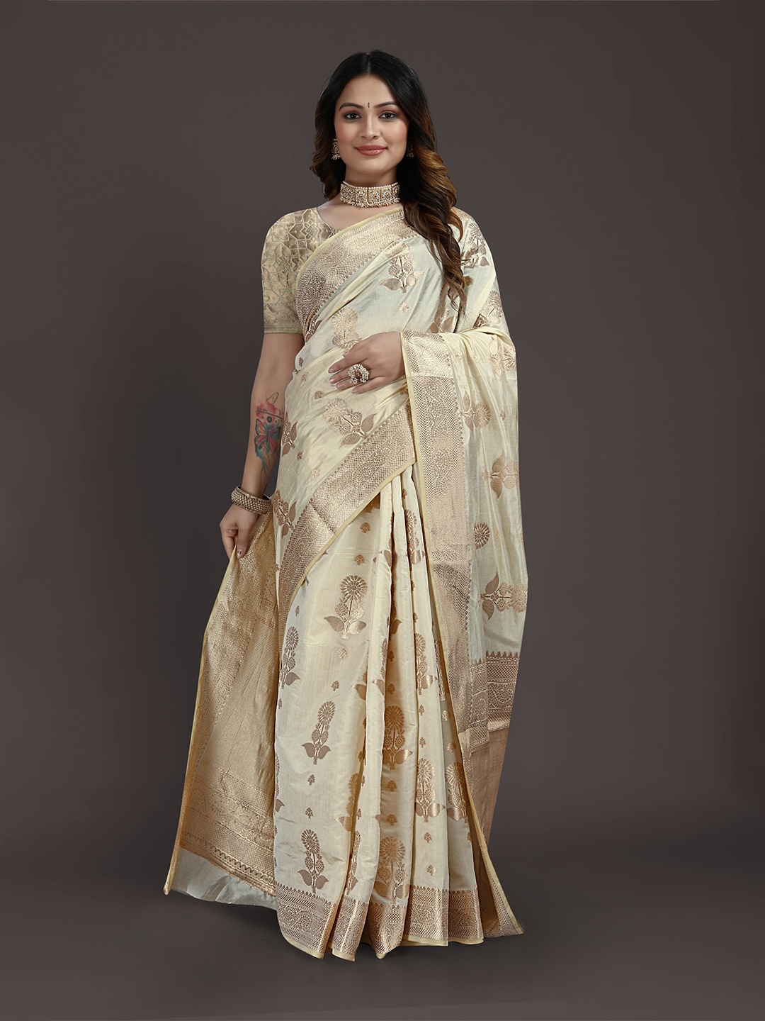 

Mitera Beige & Gold-Toned Ethnic Motifs Woven Design Zari Kasavu Saree