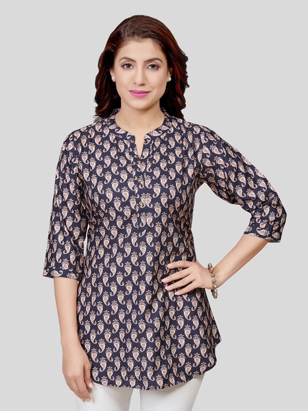 

Saree Swarg Ethnic Motifs Printed Kurti, Black