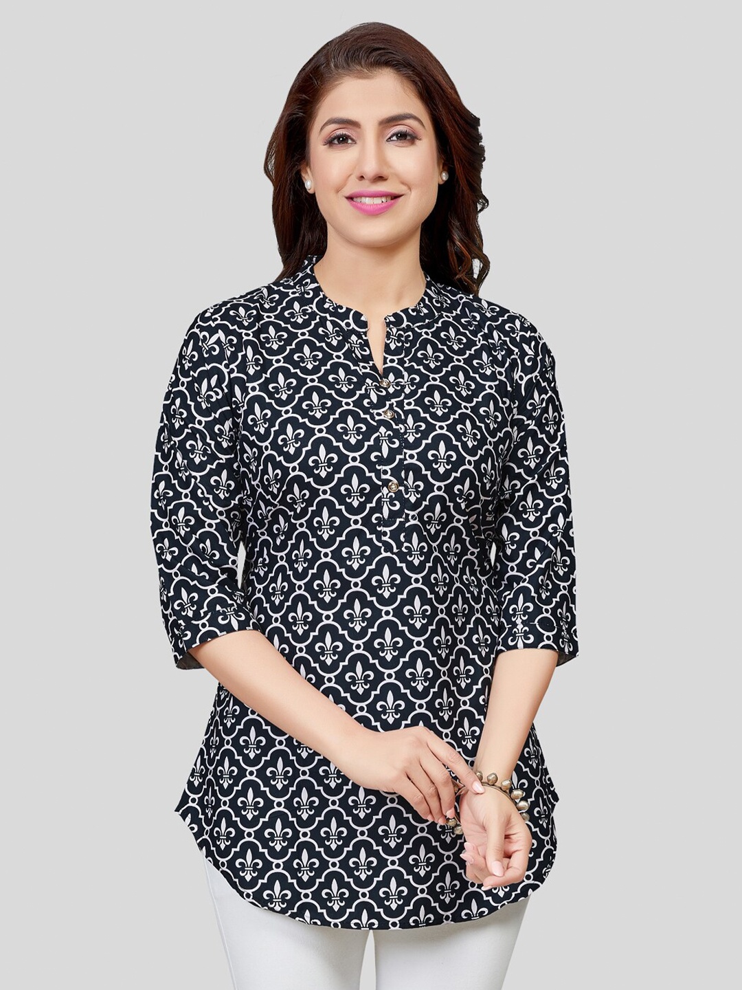 

Saree Swarg Ethnic Motifs Mandarin Collar Three-Quarter Sleeves Poly Crepe Printed Kurti, Black