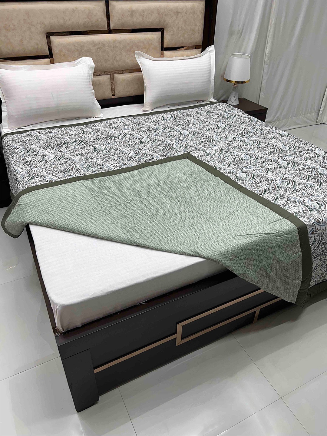 

Pure Decor Green & White Printed AC Room 300 GSM Pure Cotton Reversible Double Bed Dohar