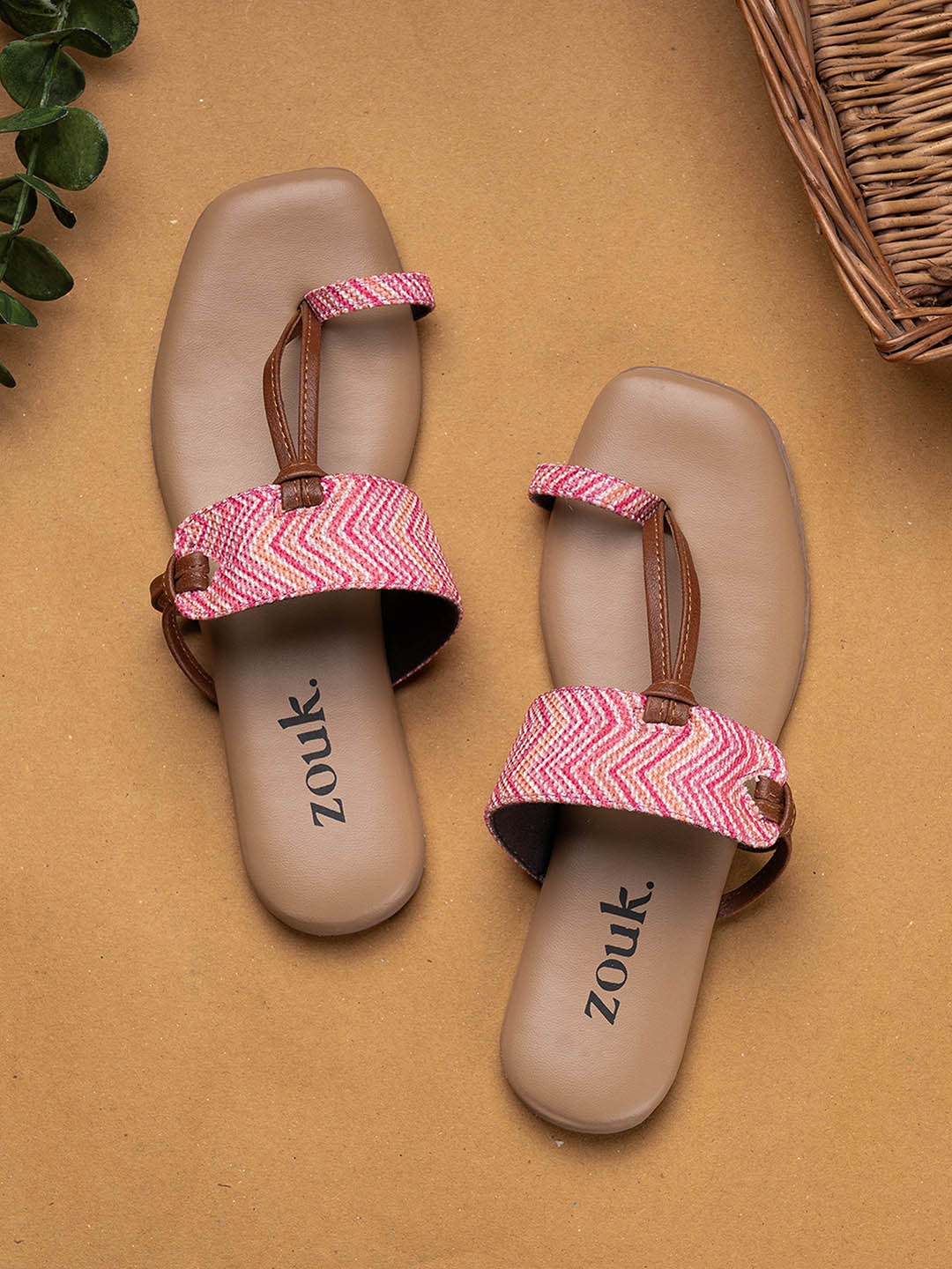 

ZOUK Printed One Toe Flats, Pink