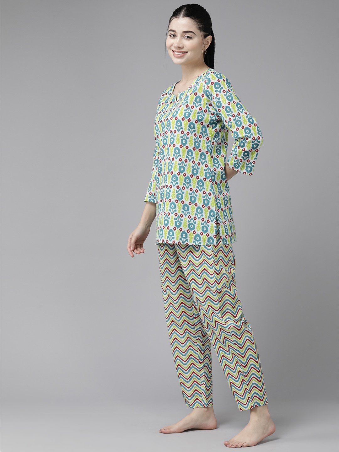 

Prakrti Women Printed Cotton Night suit, Green