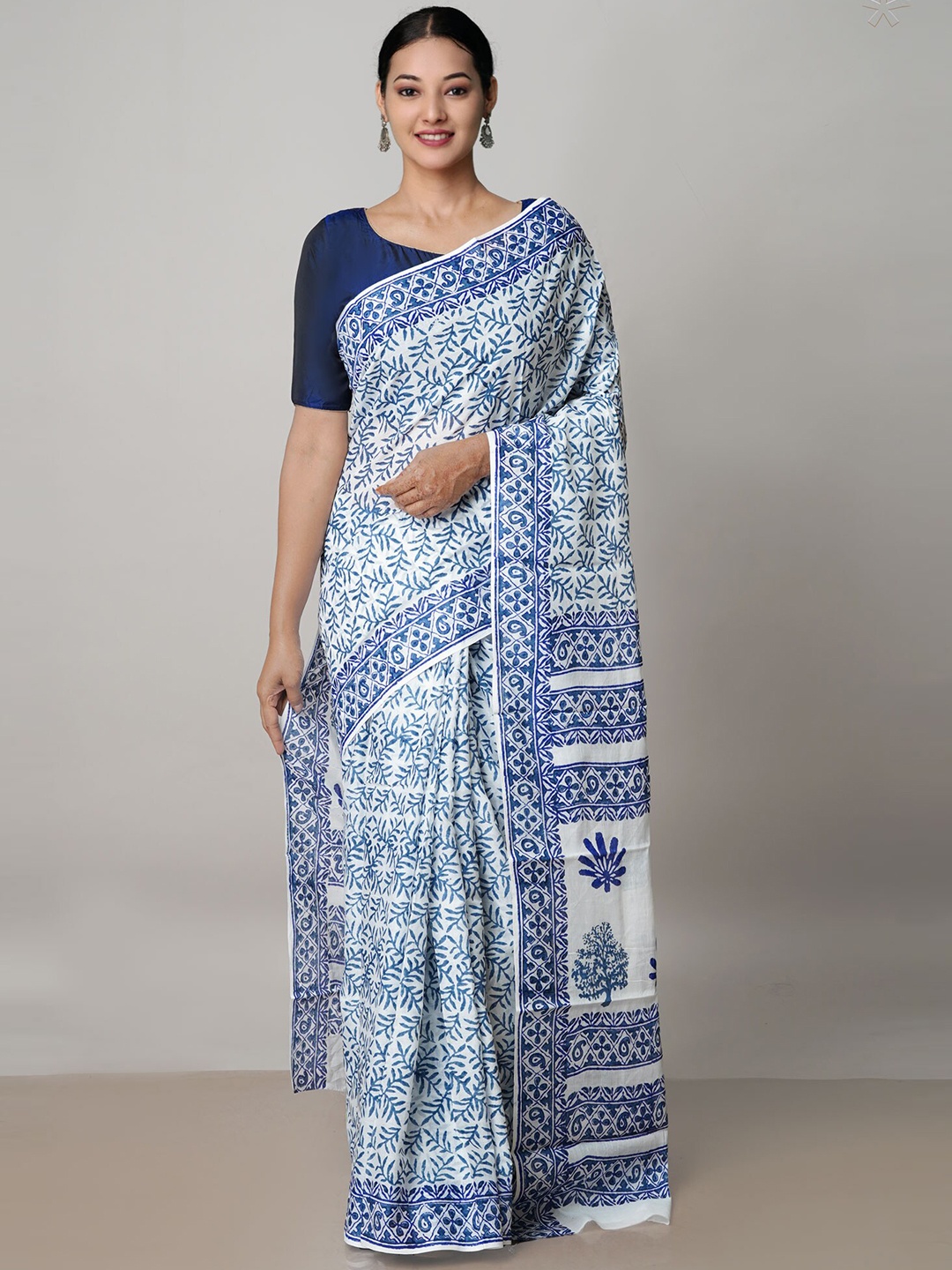 

Unnati Silks Ethnic Motifs Printed Pure Cotton Block Print Saree, White