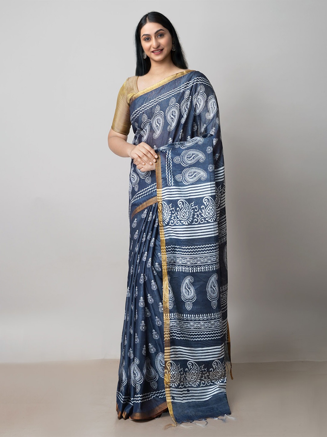 

Unnati Silks Paisley Printed Zari Chanderi Saree, Grey