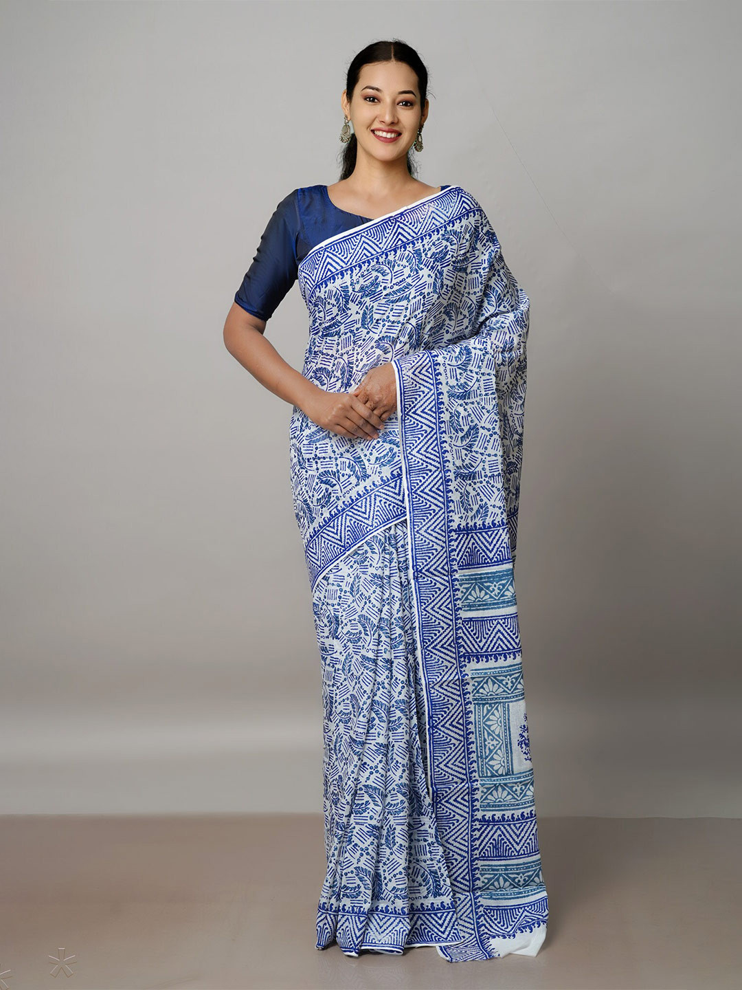 

Unnati Silks Ethnic Motifs Printed Pure Cotton Block Print Saree, White